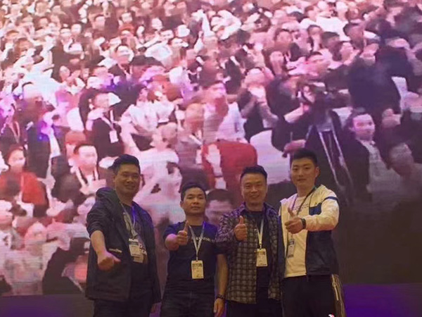 授人魚不如授人以漁！鑫麗華廣告家人們一起好好學習，天天向上！
